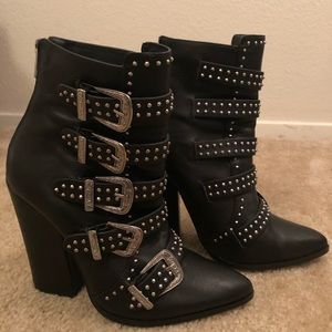 Steven Madden 7.5. Buckle booties.